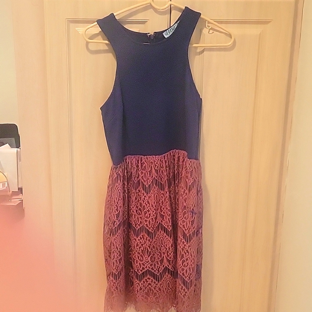 Dina be sz M. Excellent condition.Blue/Pink Lace sleeveless dress.
